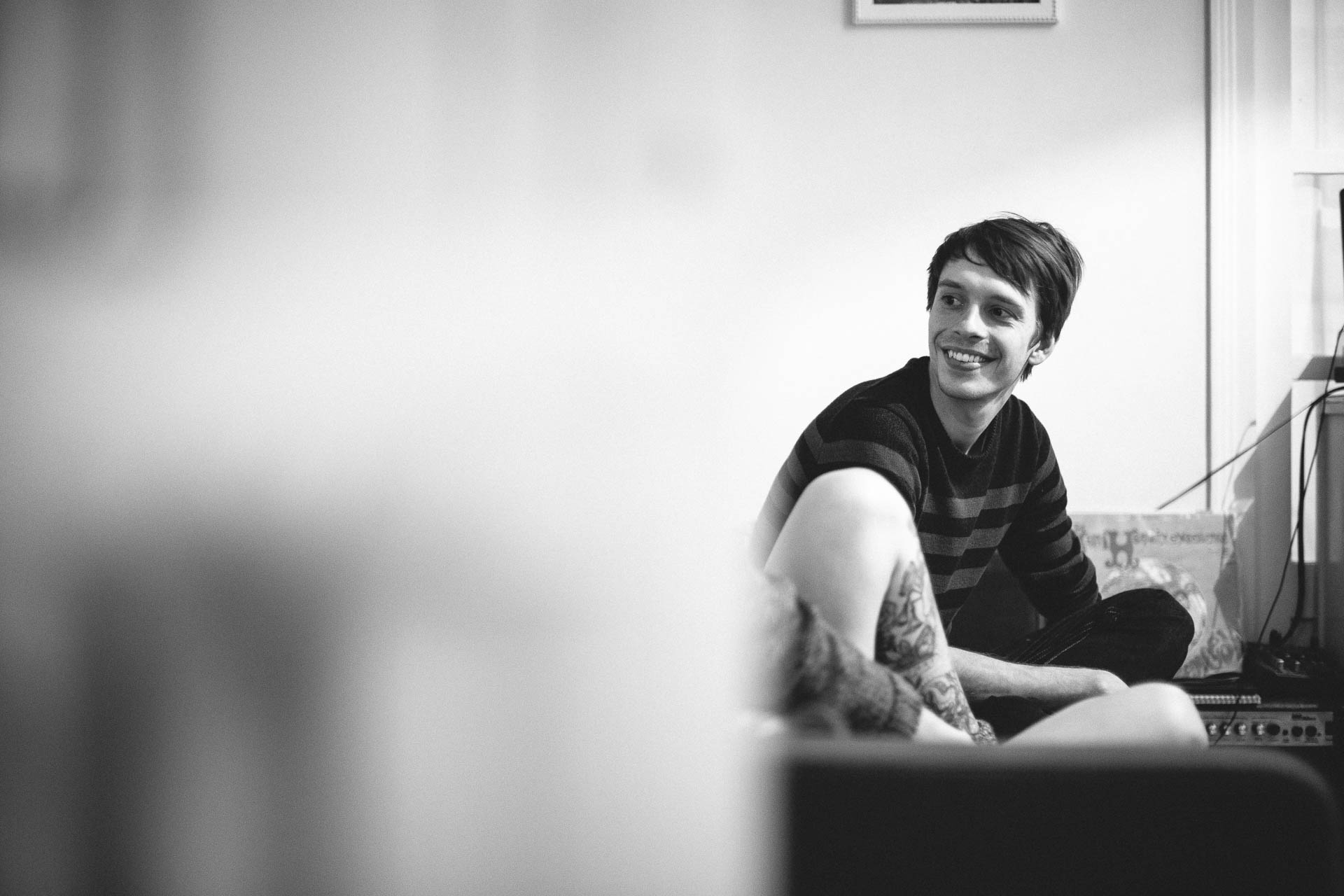 Intimate Engagement Session in Paris by Jean-Laurent Gaudy Photography