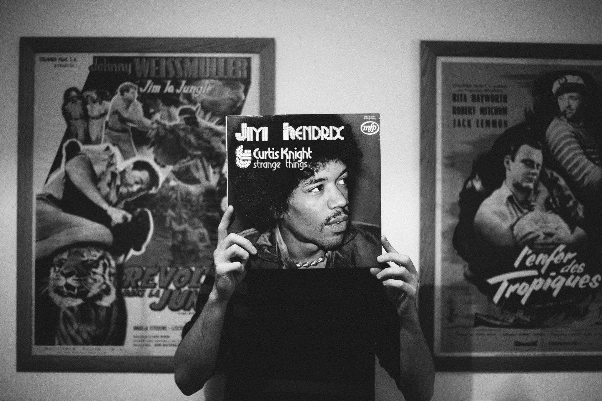 Intimate Engagement Session in Paris by Jean-Laurent Gaudy Photography