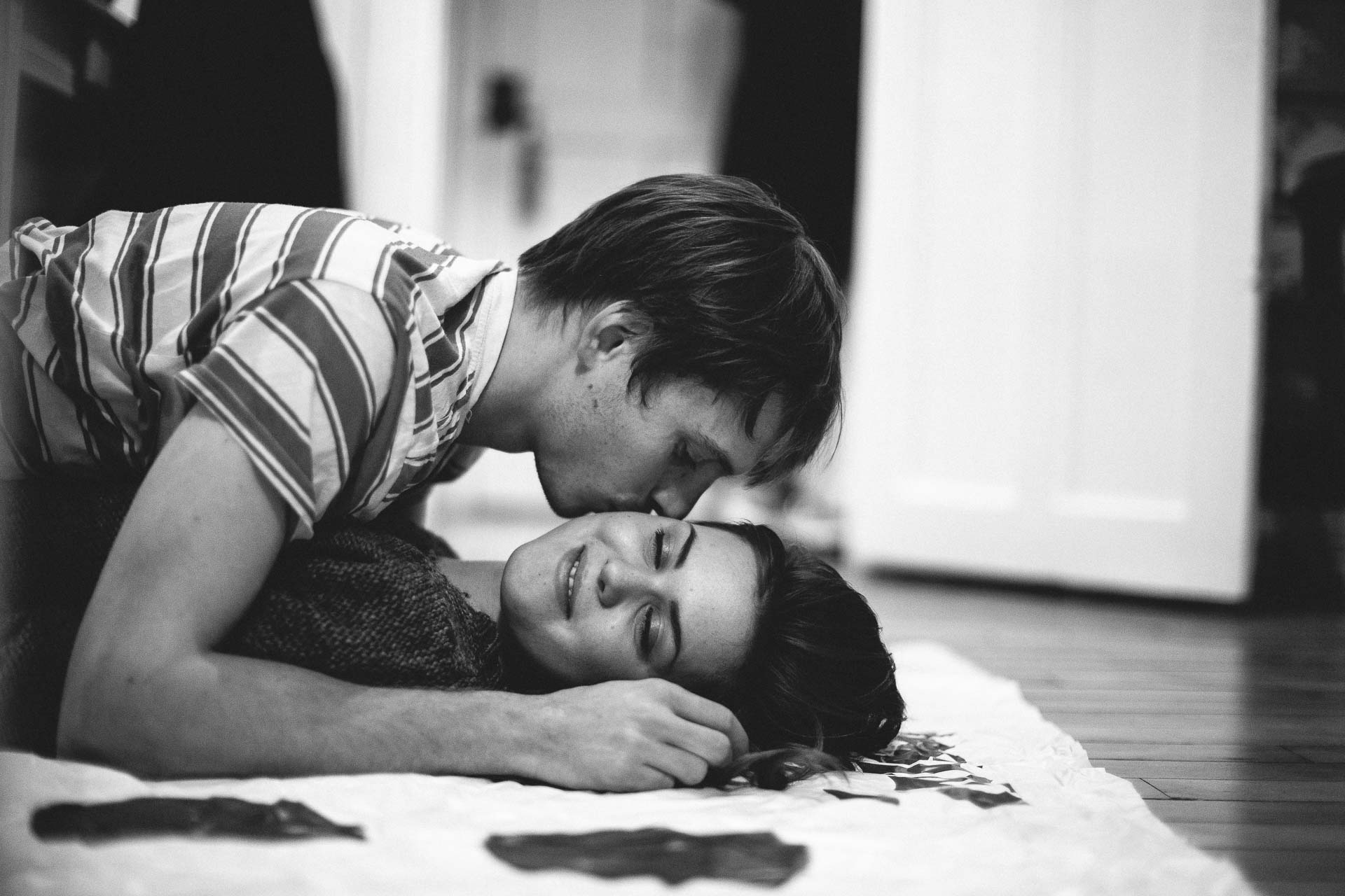 Intimate Engagement Session in Paris by Jean-Laurent Gaudy Photography