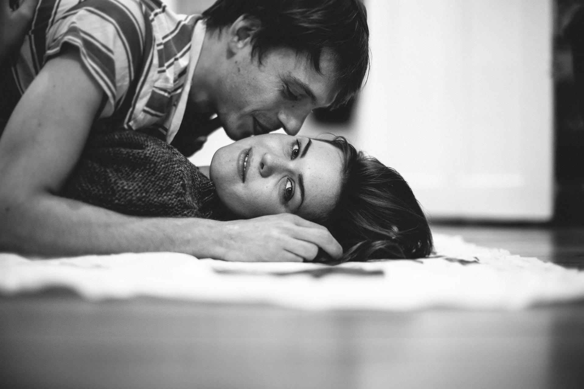 Intimate Engagement Session in Paris by Jean-Laurent Gaudy Photography