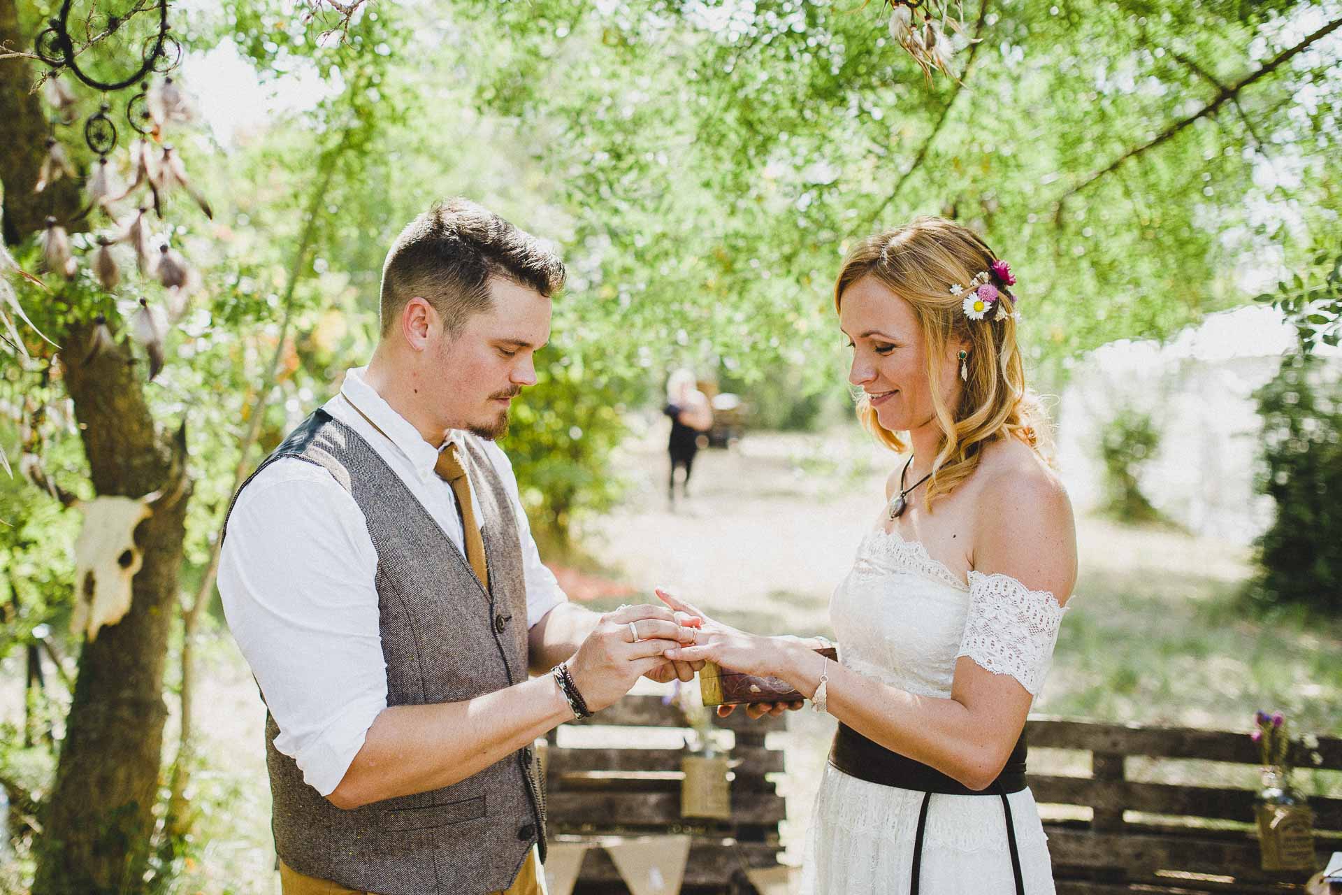 Lea & David Americana Folk Wedding France by Jean-Laurent Gaudy Photography