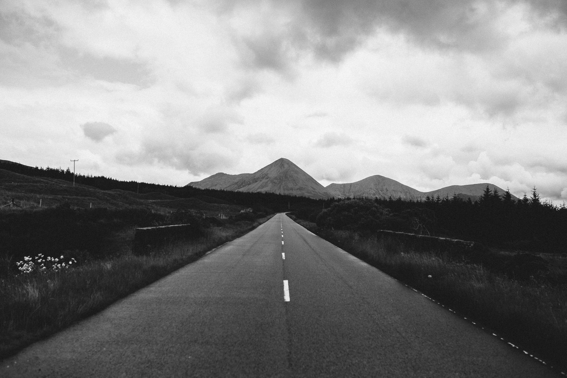 Isle Of Skye Intimate Elopement in Scotland by Jean-Laurent Gaudy Photography