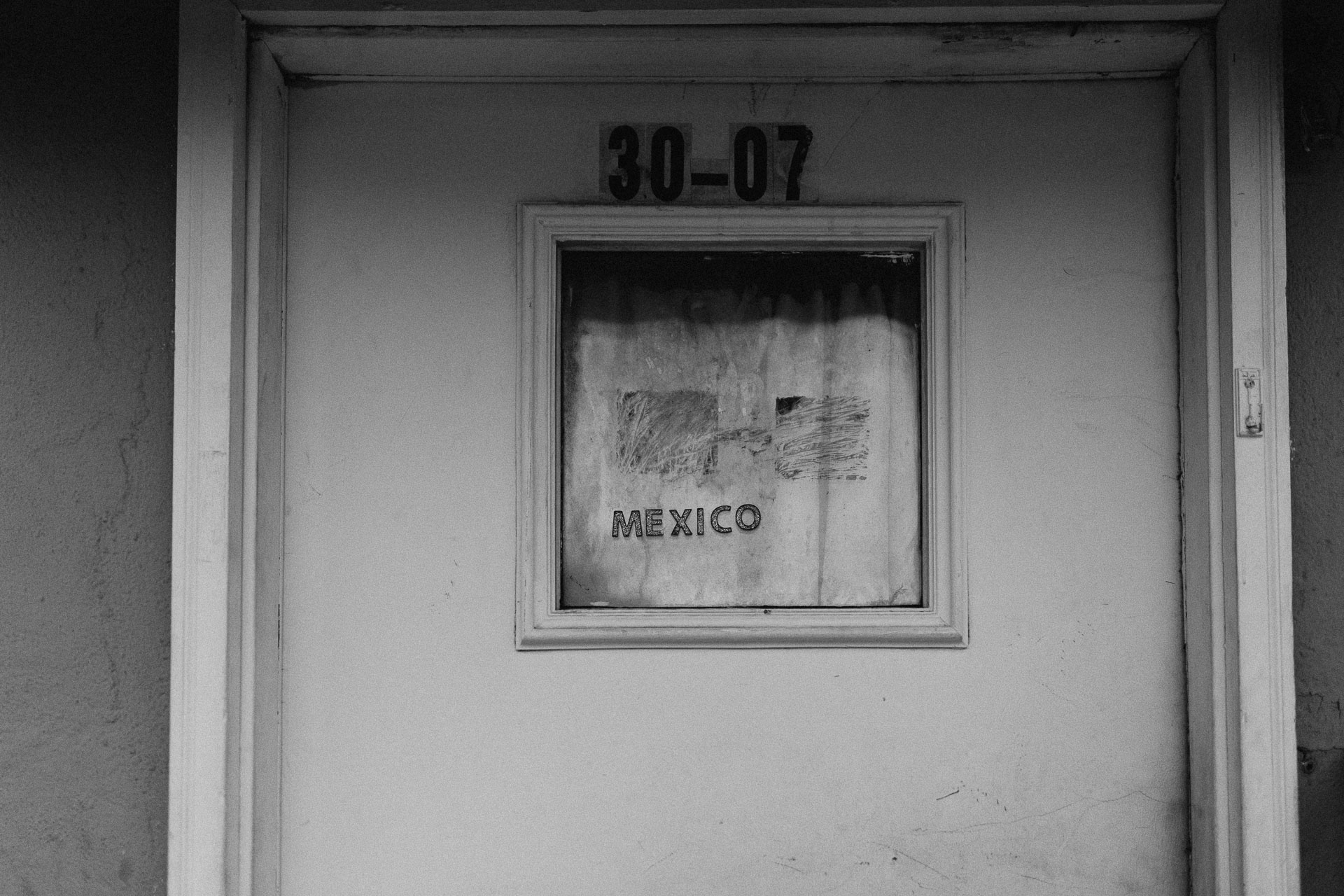 Astoria Engagement in New York by Jean-Laurent Gaudy Photography