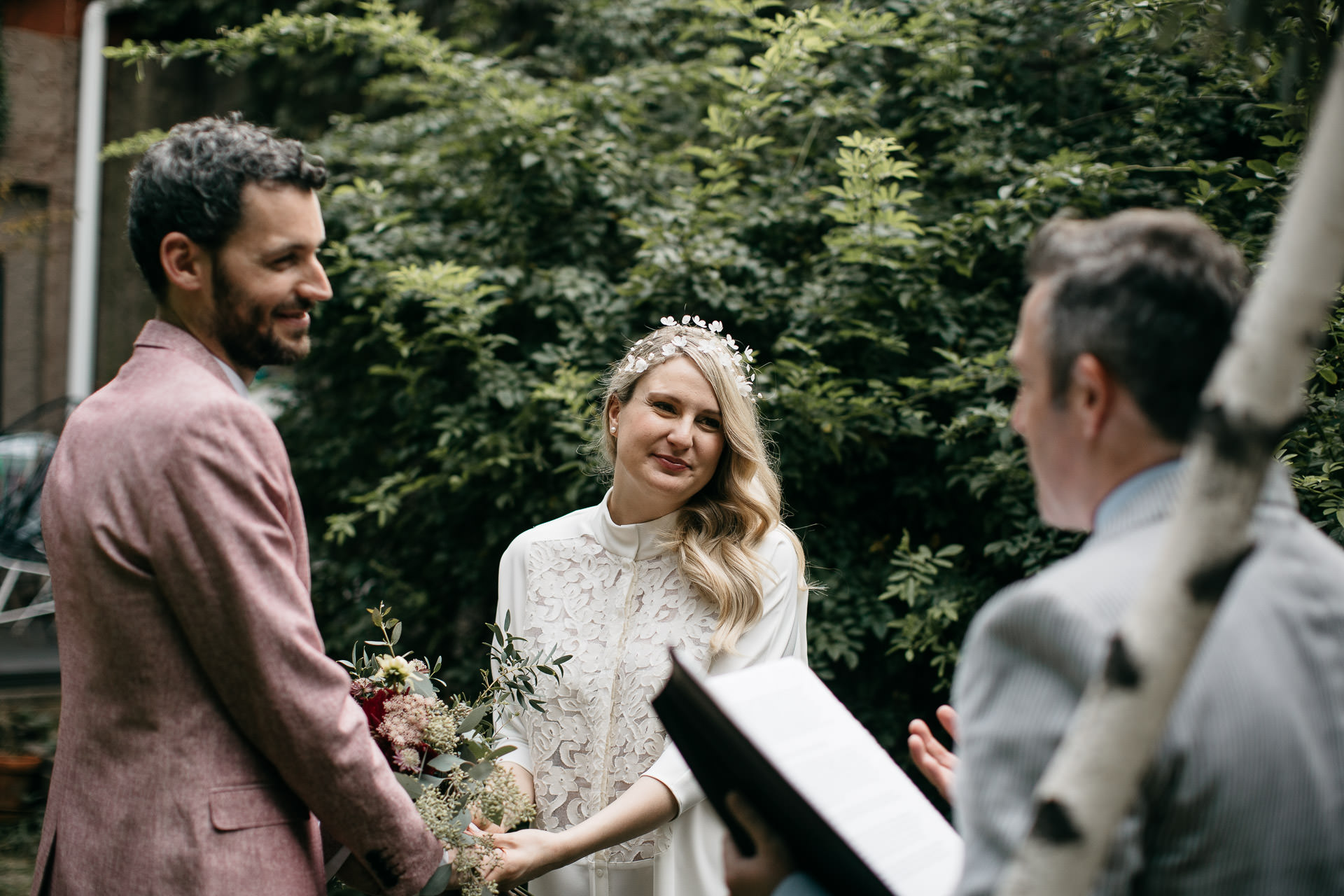 Beth & Levi's backyard Elopement in Brooklyn by Jean-Laurent Gaudy