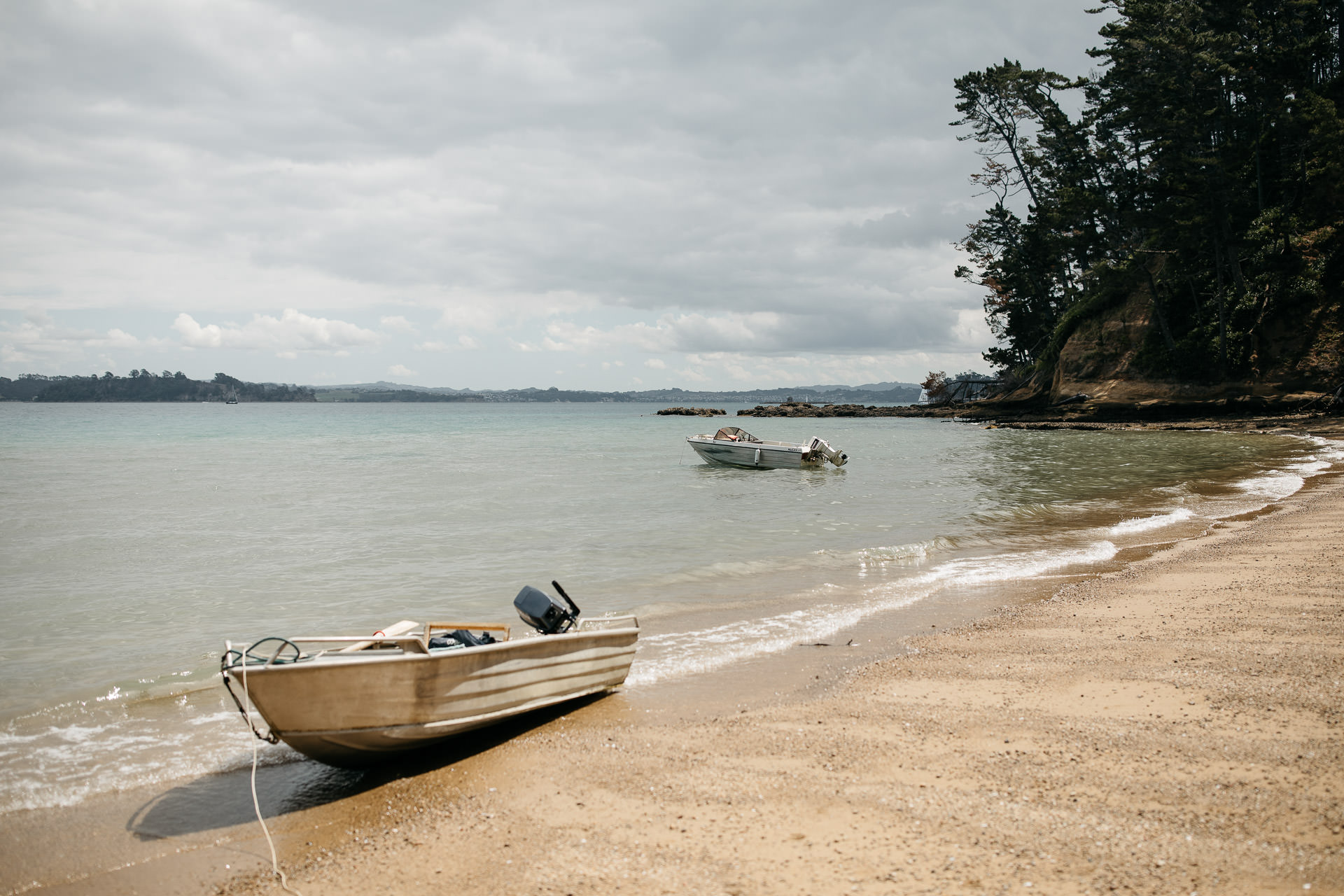 Kira and Fletch Love Session on Kawau Island New Zealand by Jean-Laurent Gaudy