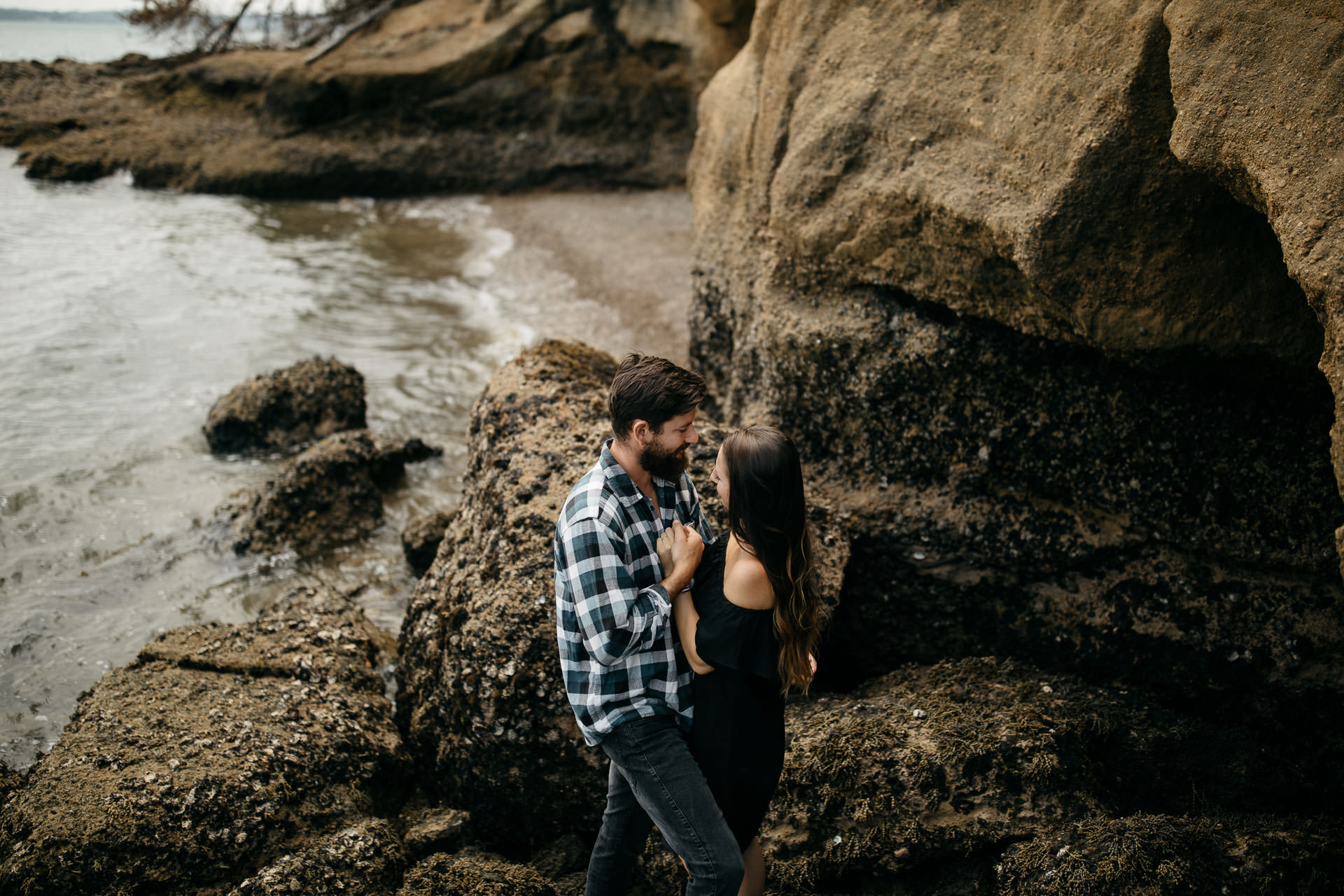 Kira and Fletch Love Session on Kawau Island New Zealand by Jean-Laurent Gaudy