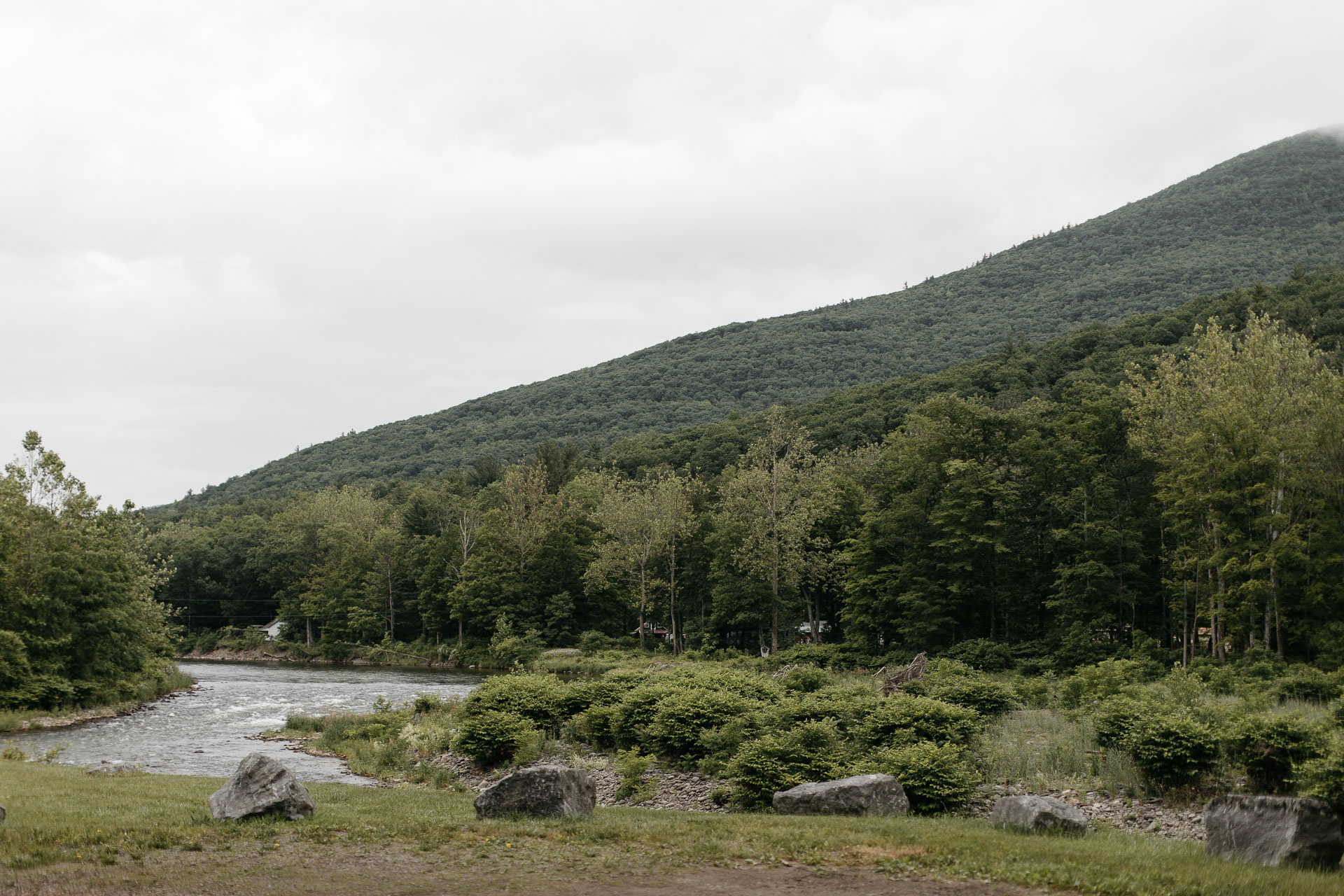 Rachel & David Boho Catskills wedding at Foxfire Moutain House by Jean-Laurent Gaudy
