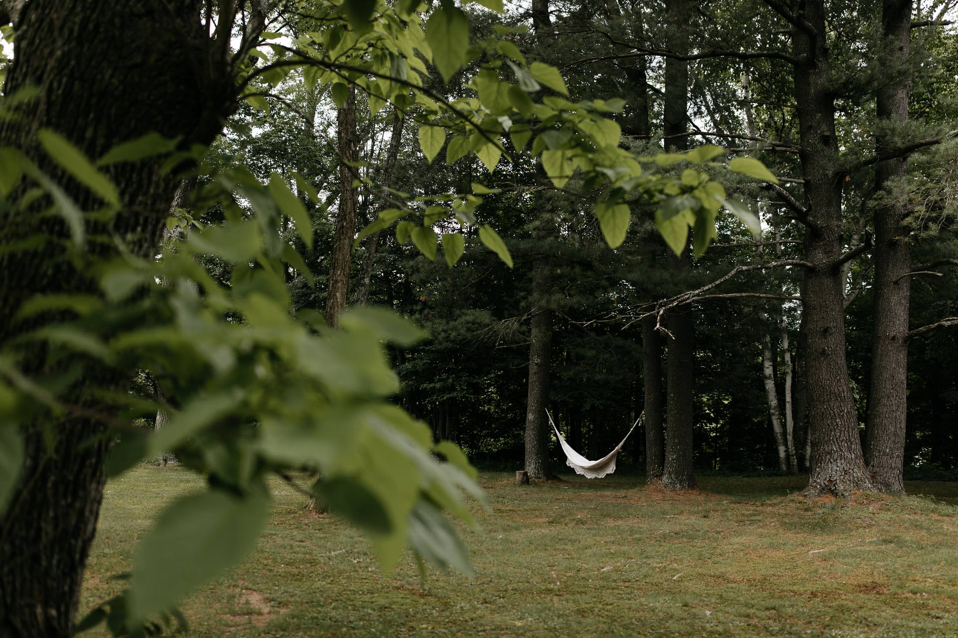 Rachel & David Boho Catskills wedding at Foxfire Moutain House by Jean-Laurent Gaudy