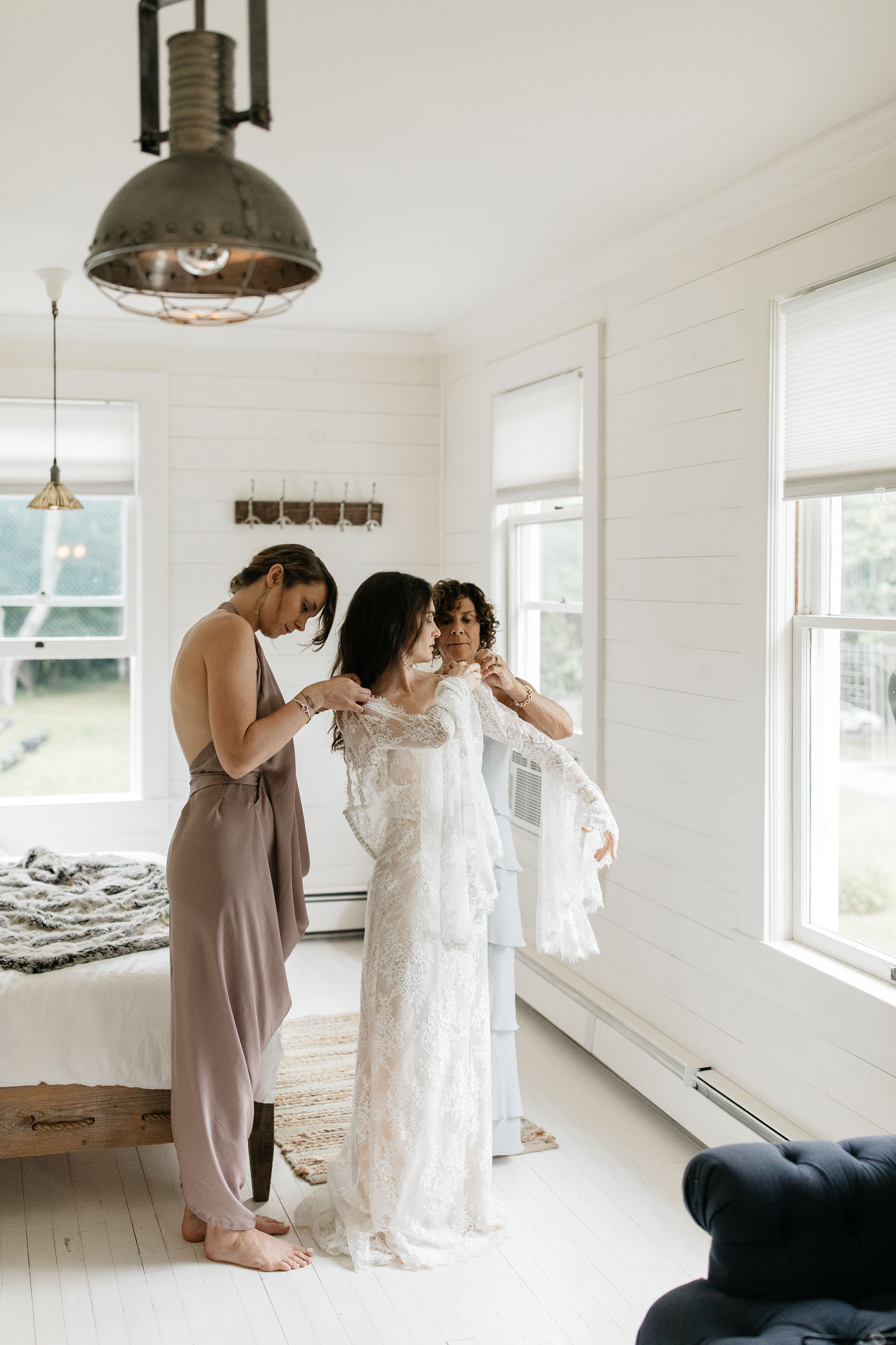 Rachel & David Boho Catskills wedding at Foxfire Moutain House by Jean-Laurent Gaudy
