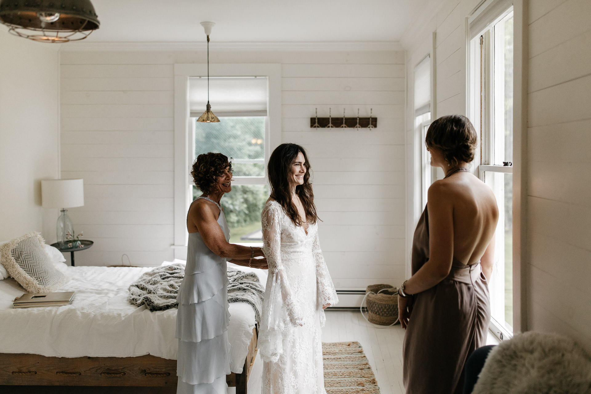 Rachel & David Boho Catskills wedding at Foxfire Moutain House by Jean-Laurent Gaudy