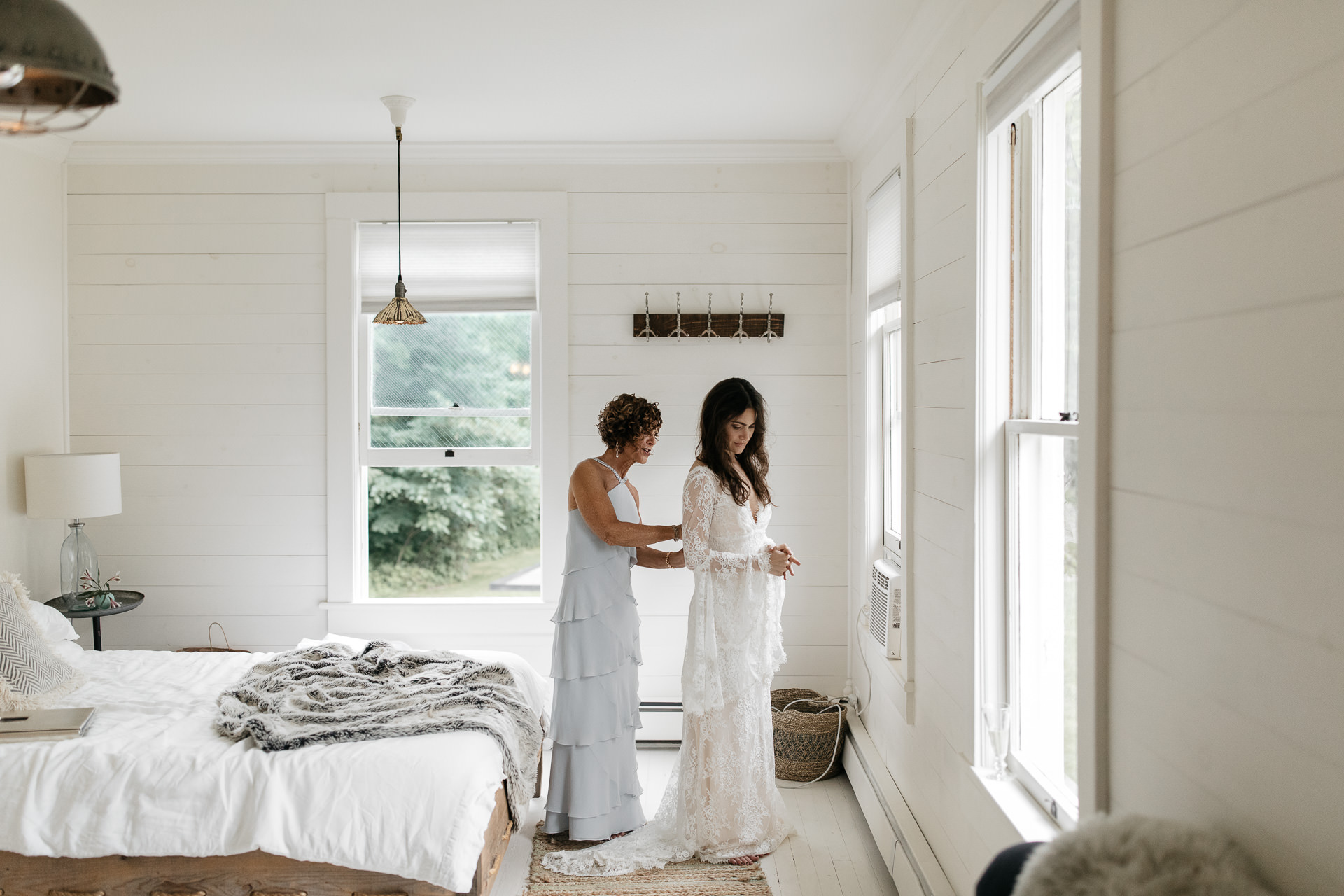 Rachel & David Boho Catskills wedding at Foxfire Moutain House by Jean-Laurent Gaudy