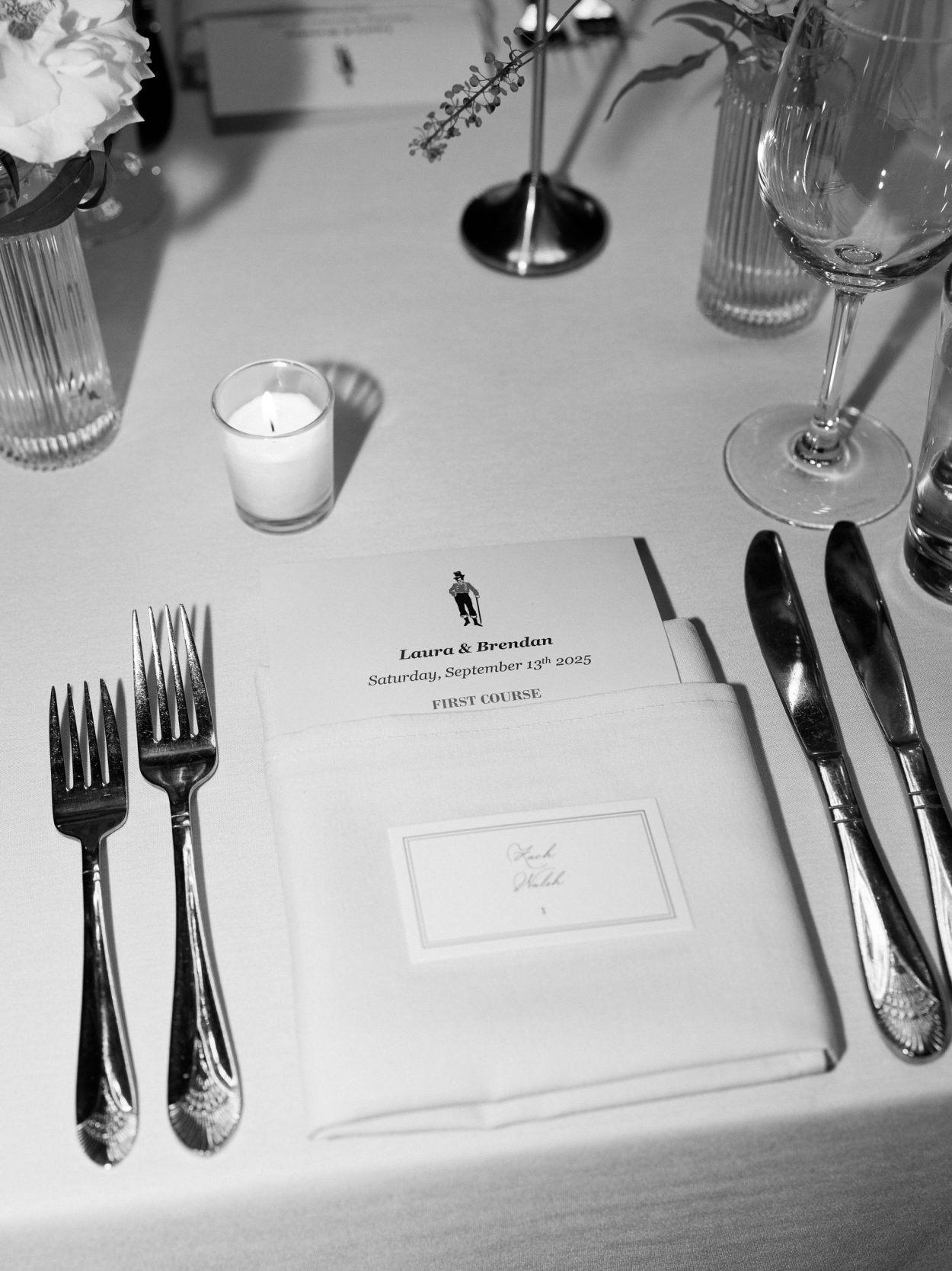 A stylish New York City wedding, rustic brick walls, velvet drapery, and golden candlelight, capturing the intimate, cinematic atmosphere of the iconic venue.